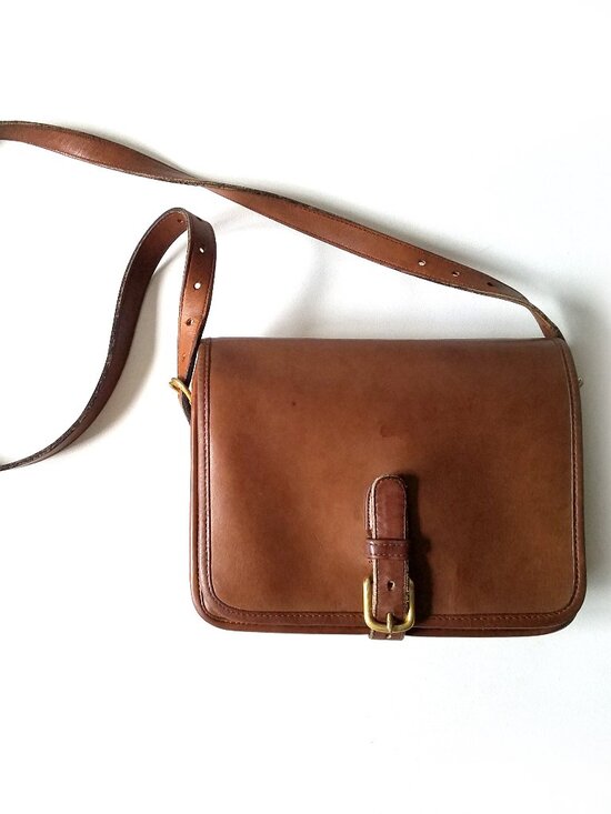 Coach Handbags - Vintage Coach Saddle Pouch Crossbody Bag - British Tan Pre-1980s NYC Era